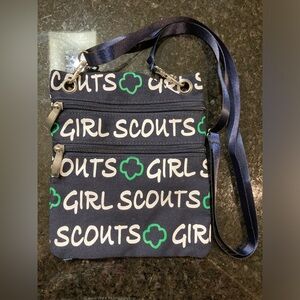 Girl Scouts small zippered purse